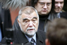 Mesić:bez revizije istorije Mesić:bez revizije istorije