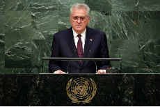 Moćni pokrenuli seobe Moćni pokrenuli seobe