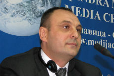 Dijalog jedino rešenje Dijalog jedino rešenje